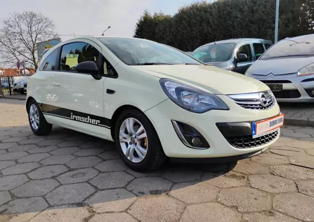 OPEL Corsa 1.4 16V Color Edition