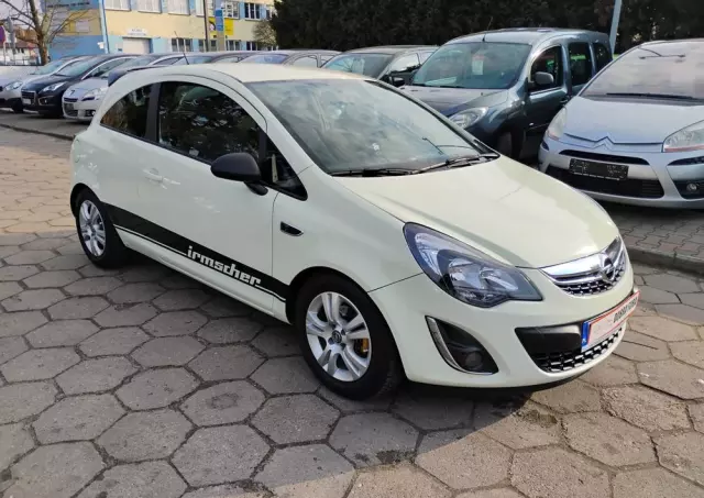 OPEL Corsa 1.4 16V Color Edition