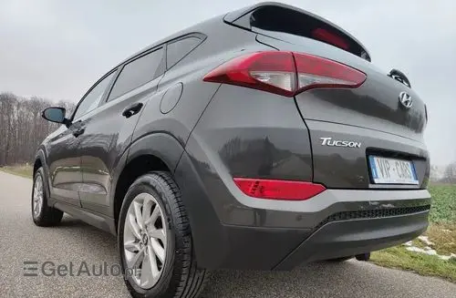 HYUNDAI Tucson 