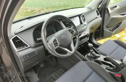 HYUNDAI Tucson 