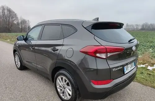 HYUNDAI Tucson 