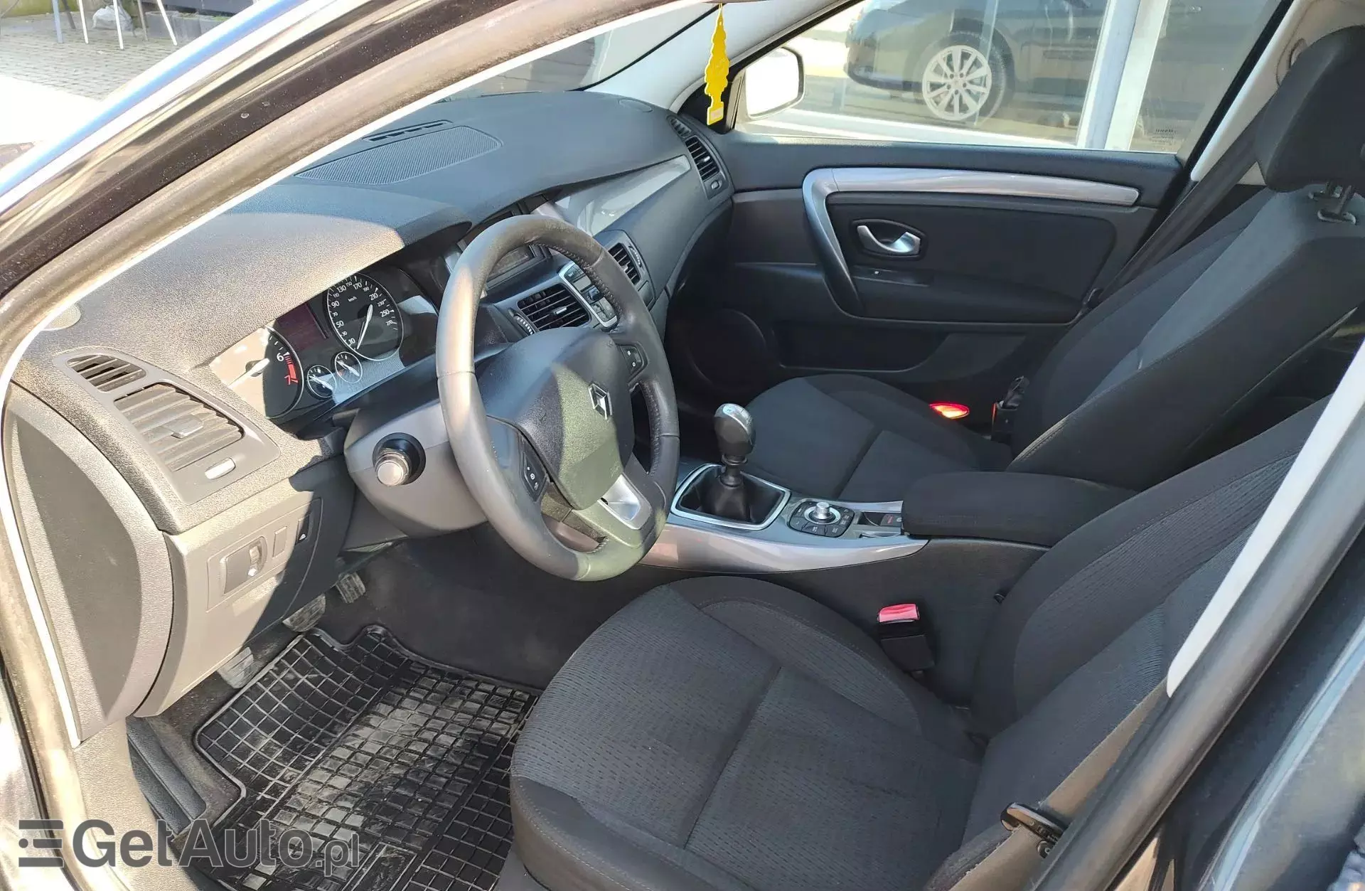 RENAULT Laguna 2.0 16V (140 KM)