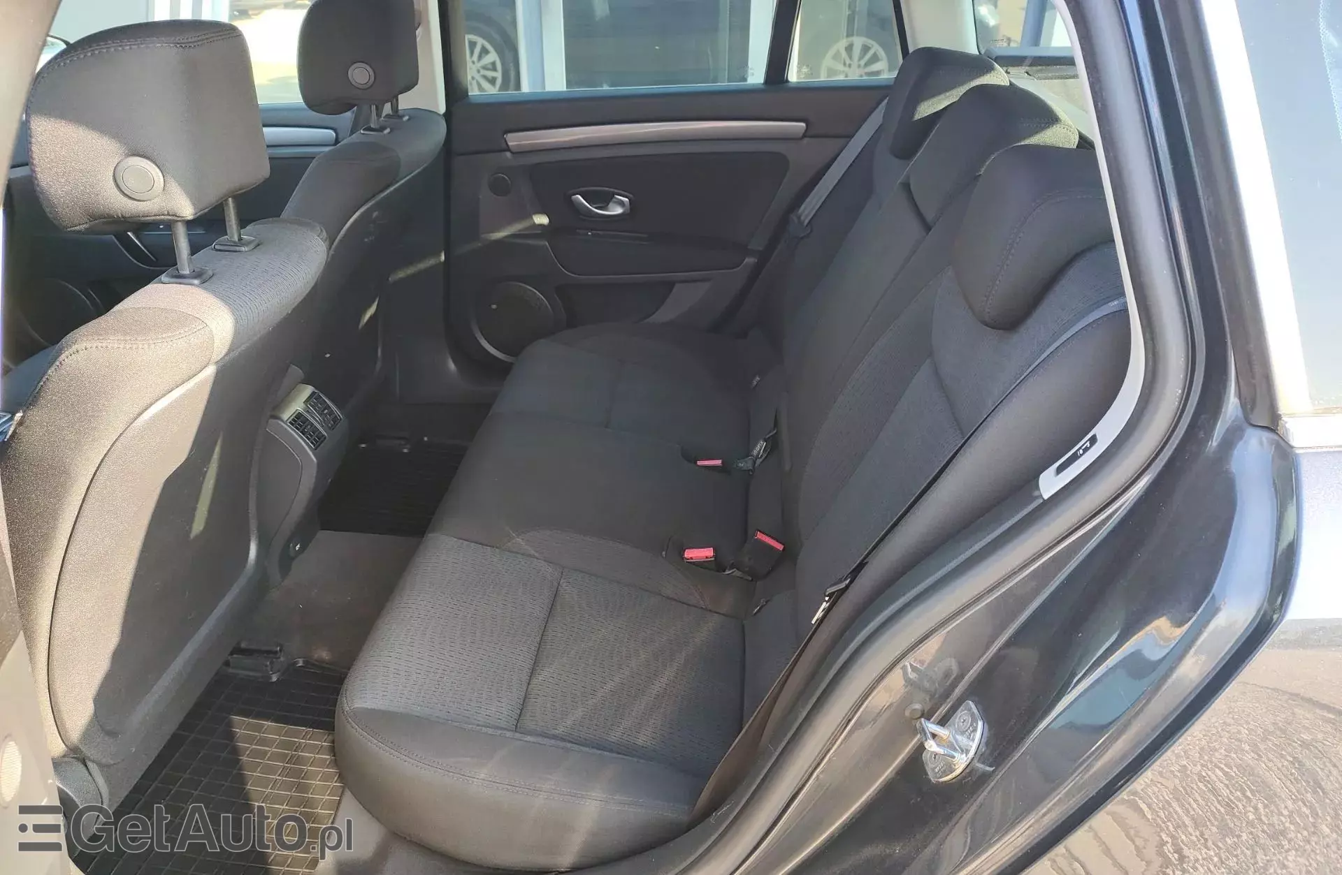 RENAULT Laguna 2.0 16V (140 KM)