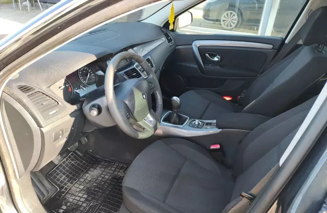 RENAULT Laguna 2.0 16V (140 KM)