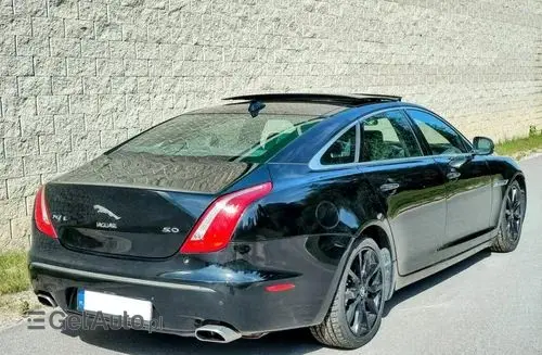 JAGUAR XJ 