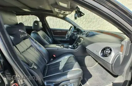 JAGUAR XJ 