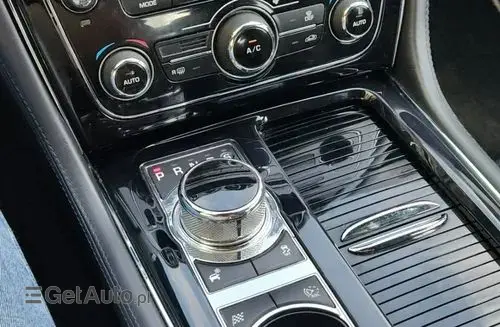 JAGUAR XJ 