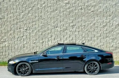 JAGUAR XJ 