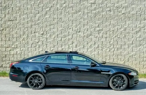 JAGUAR XJ 