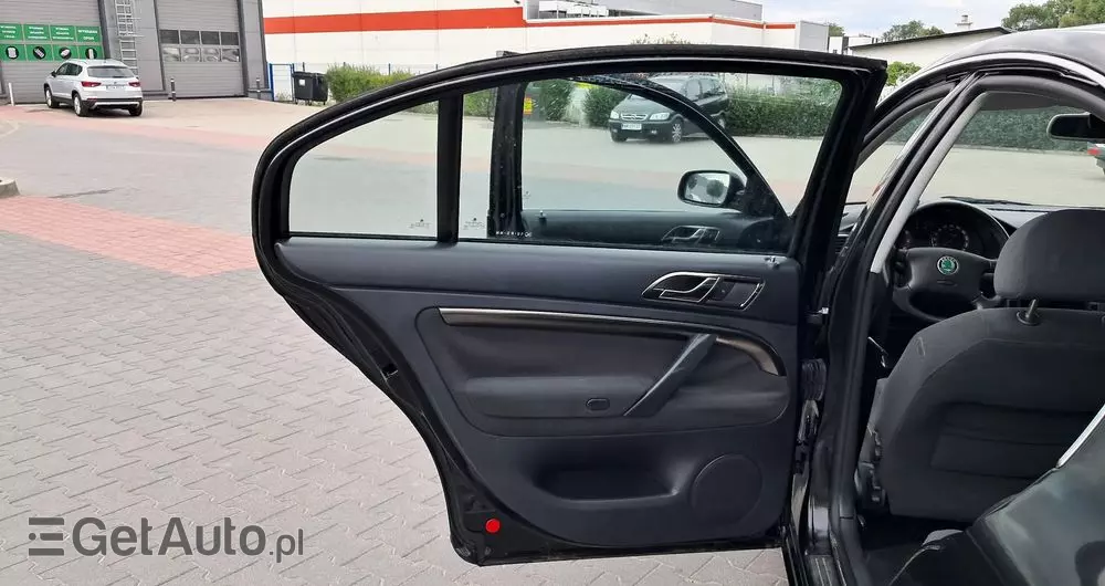 SKODA Superb 1.8 Turbo Tiptronic Elegance