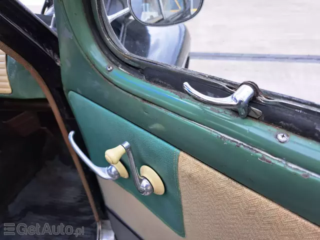 VOLVO PV444 