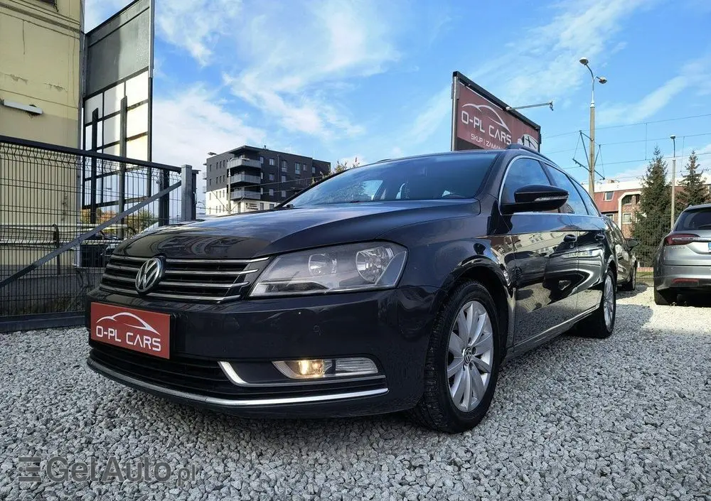 VOLKSWAGEN Passat 