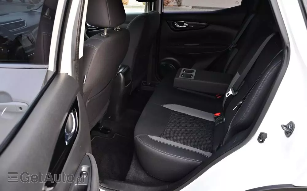 NISSAN Qashqai 1.3 DIG-T DCT TEKNA