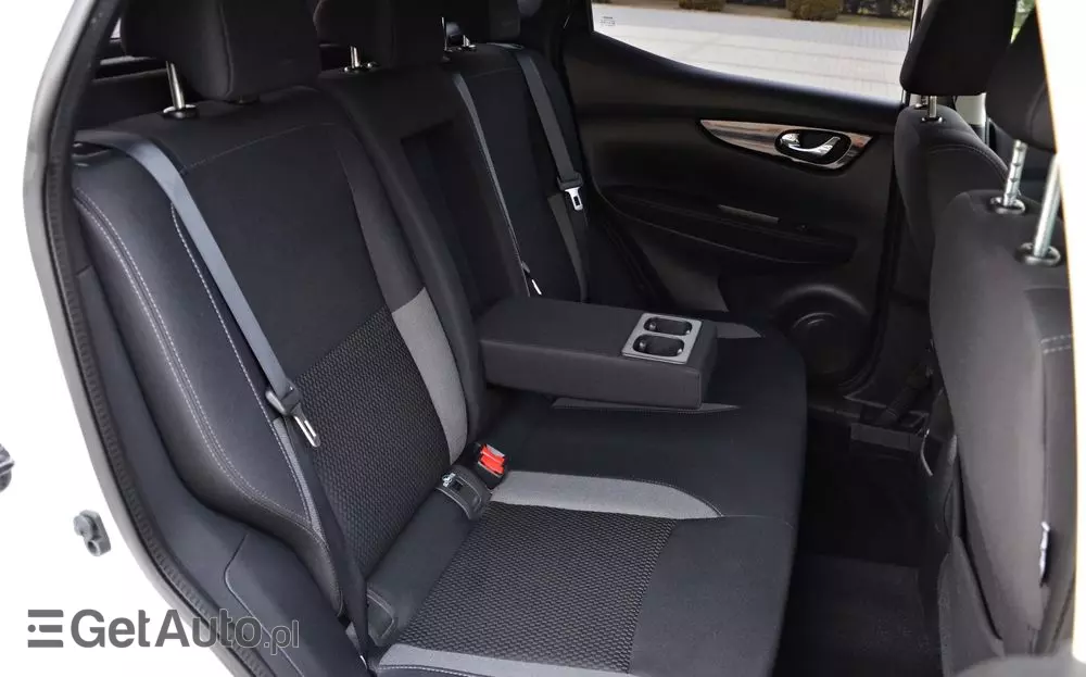 NISSAN Qashqai 1.3 DIG-T DCT TEKNA