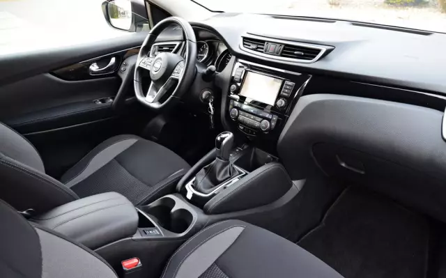 NISSAN Qashqai 1.3 DIG-T DCT TEKNA