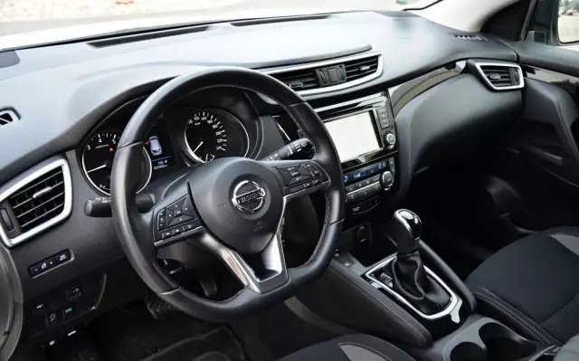 NISSAN Qashqai 1.3 DIG-T DCT TEKNA