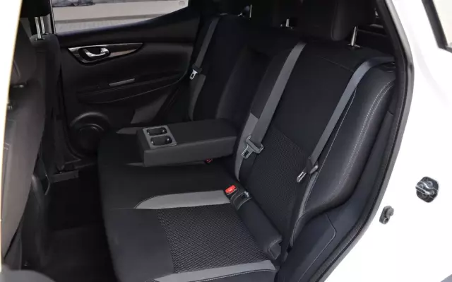 NISSAN Qashqai 1.3 DIG-T DCT TEKNA