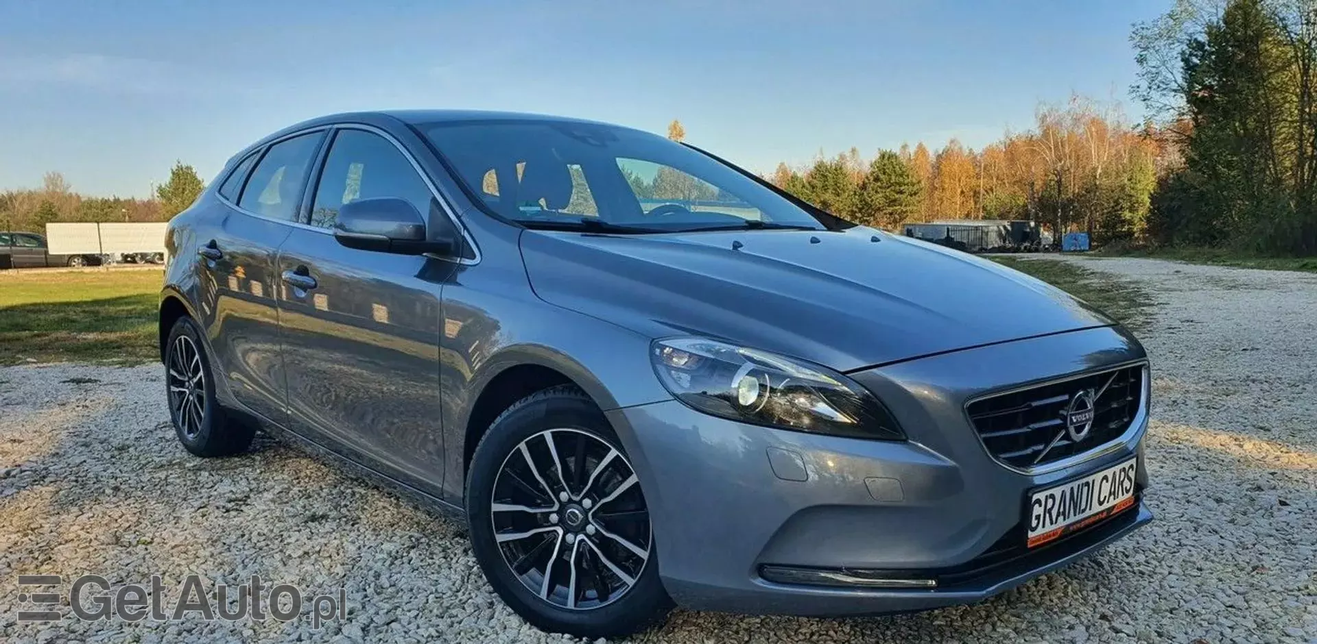 VOLVO V40 
