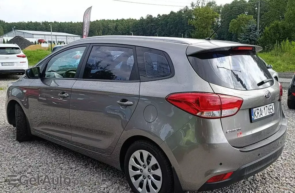 KIA Carens 