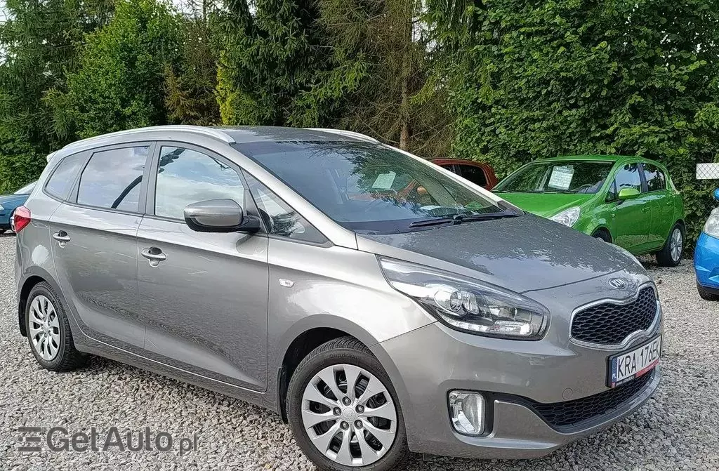 KIA Carens 