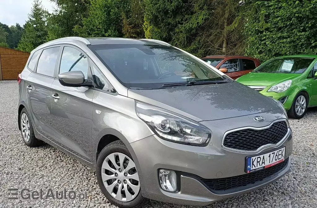 KIA Carens 