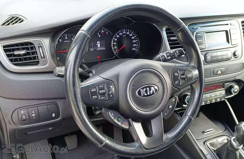 KIA Carens 