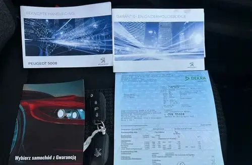 PEUGEOT 5008 