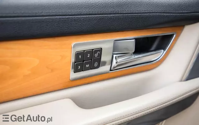 LAND ROVER Range Rover Sport S 3.0SD V6 HSE