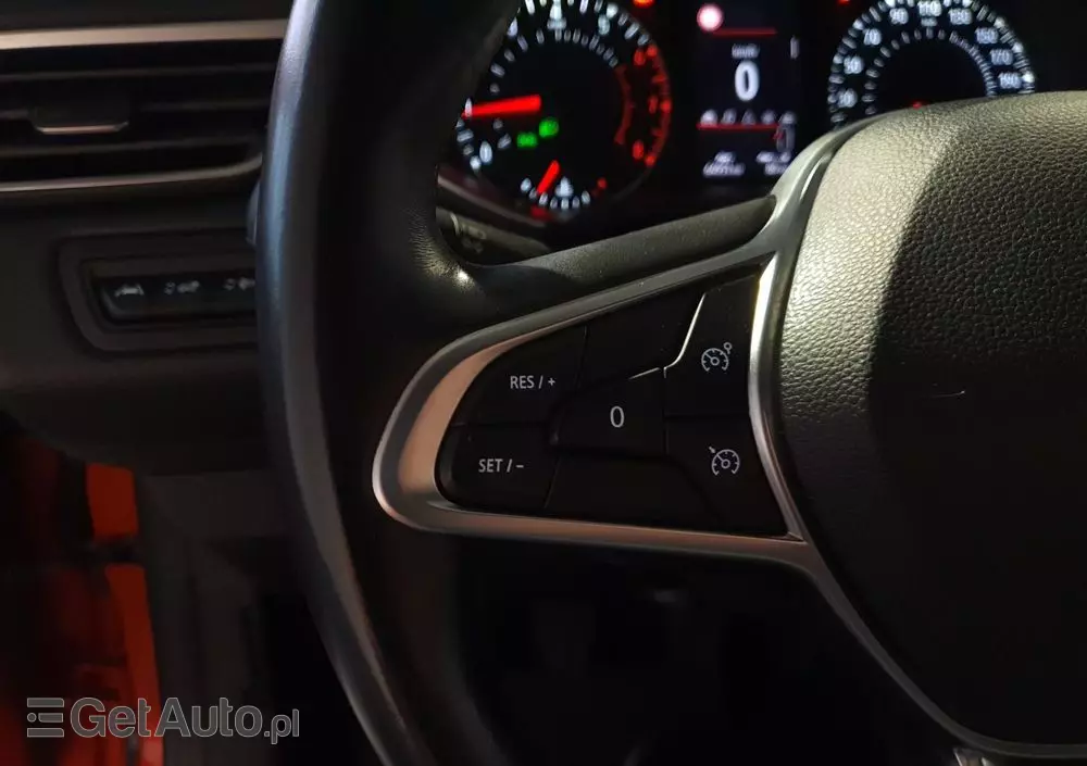 RENAULT Clio 1.0 TCe Zen