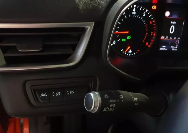 RENAULT Clio 1.0 TCe Zen