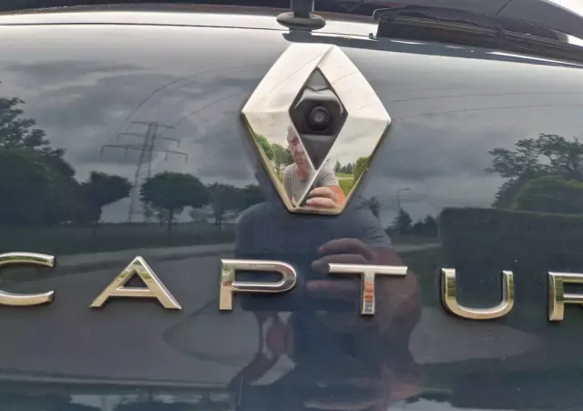 RENAULT Captur E-TECH PLUG-in 160 EDITION ONE