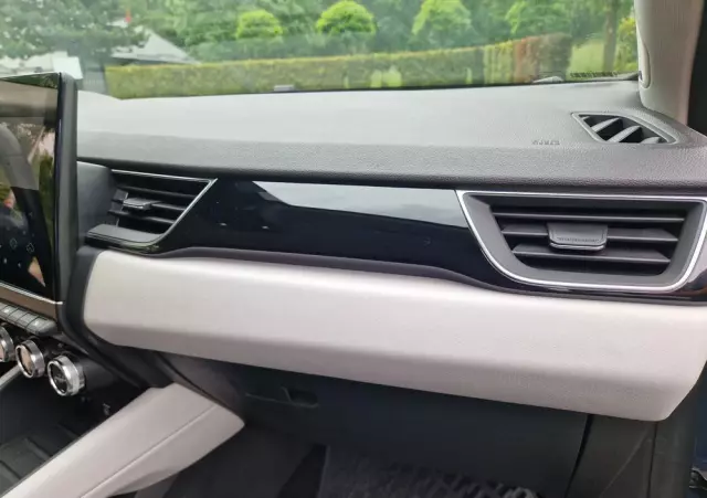 RENAULT Captur E-TECH PLUG-in 160 EDITION ONE