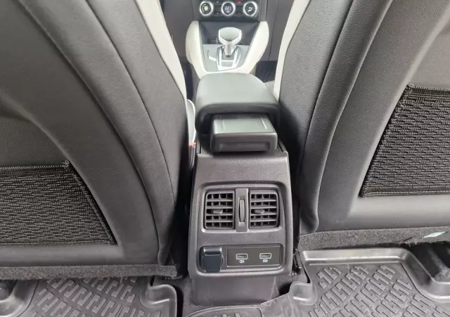 RENAULT Captur E-TECH PLUG-in 160 EDITION ONE