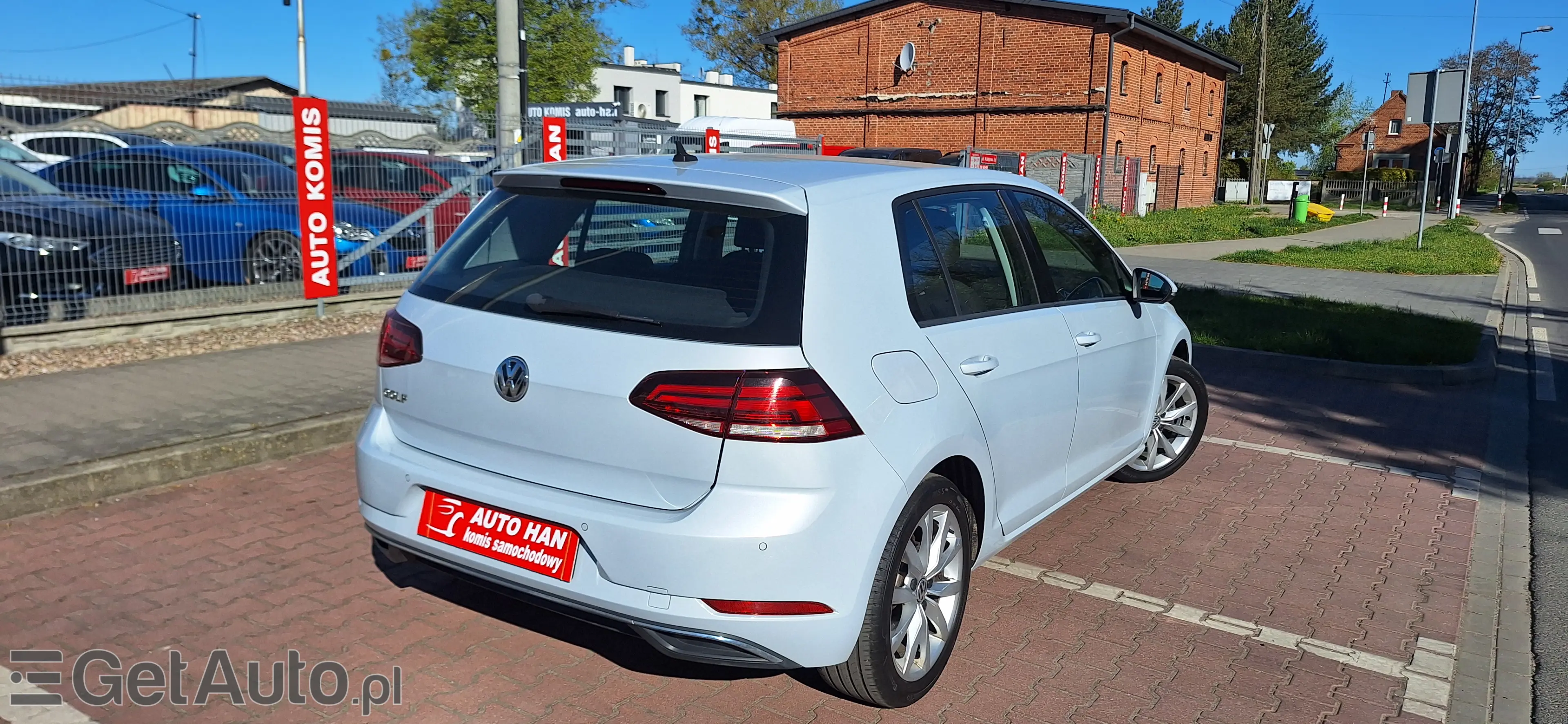 VOLKSWAGEN Golf 