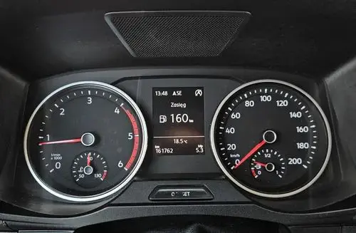 VOLKSWAGEN Crafter 
