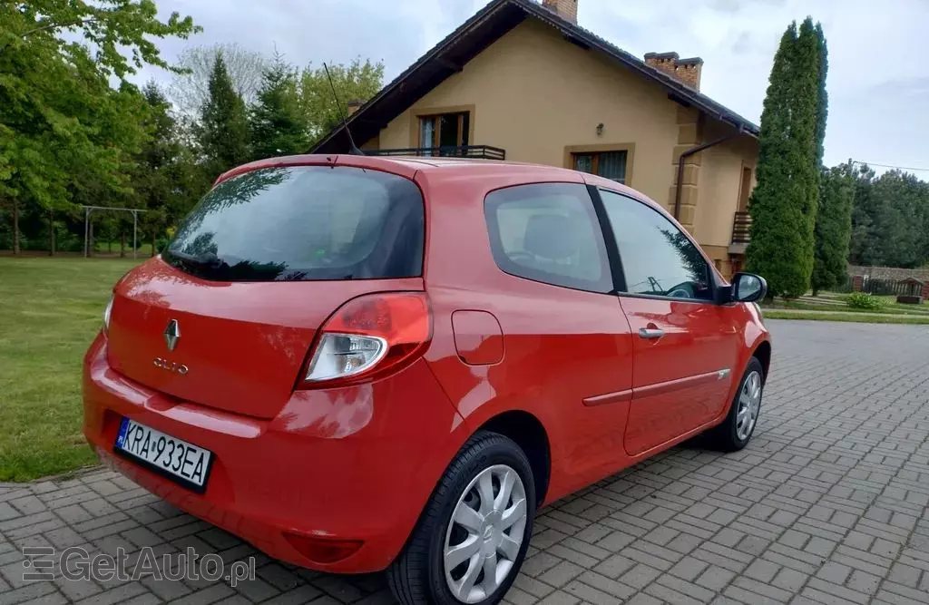RENAULT Clio 