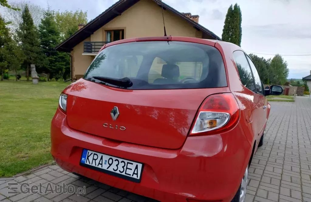 RENAULT Clio 