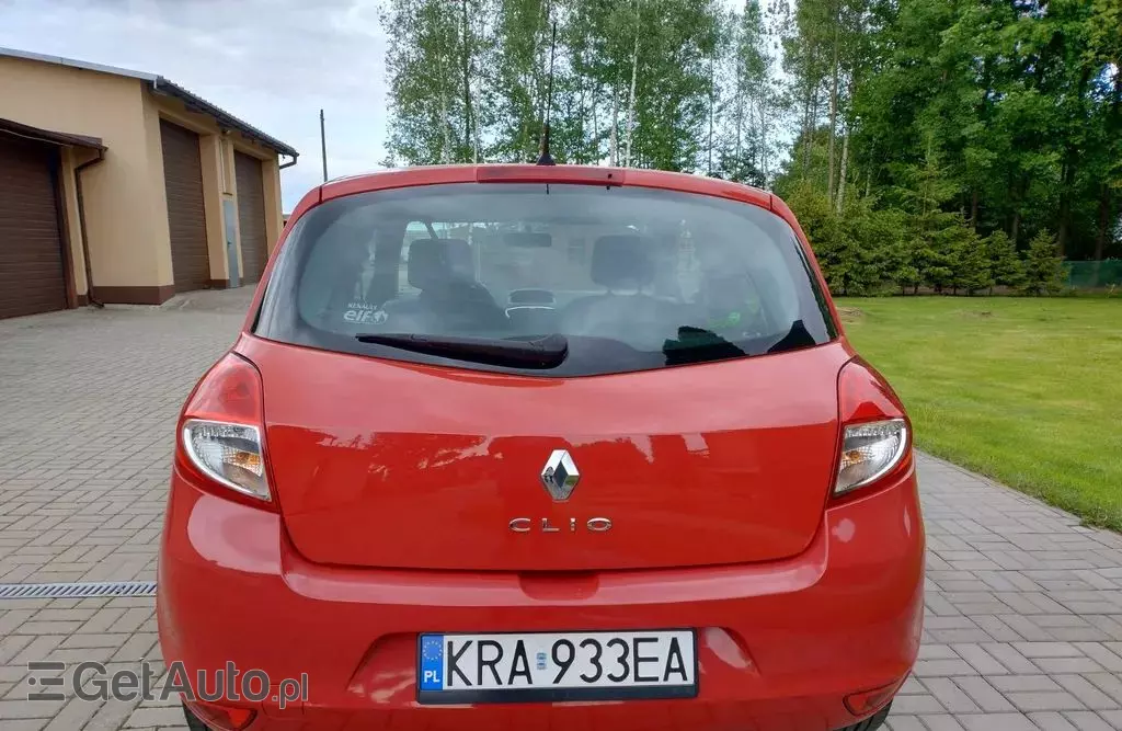 RENAULT Clio 