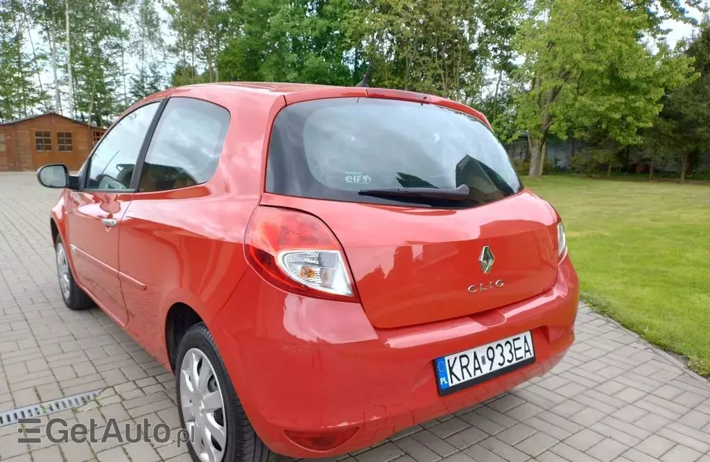 RENAULT Clio 