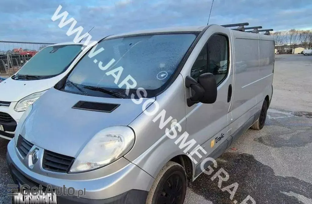 RENAULT Trafic 