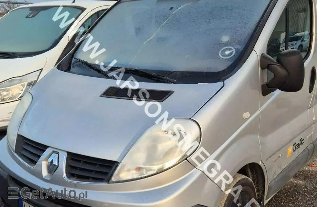 RENAULT Trafic 