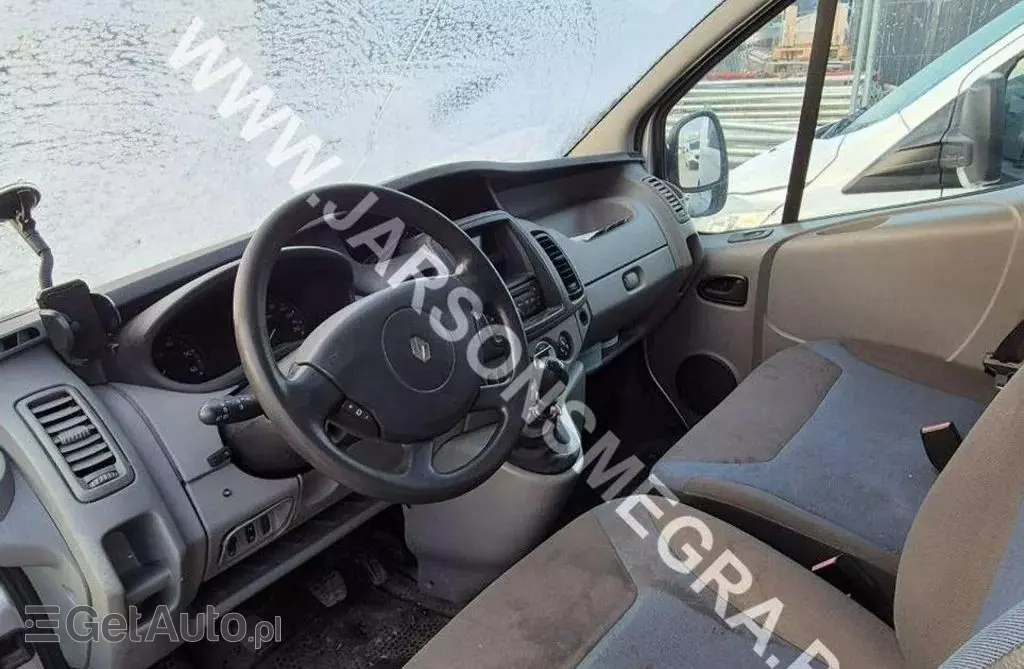 RENAULT Trafic 