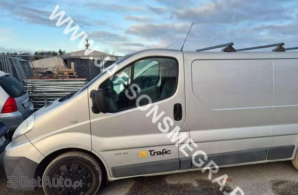 RENAULT Trafic 
