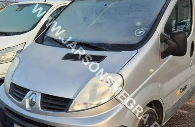 RENAULT Trafic 