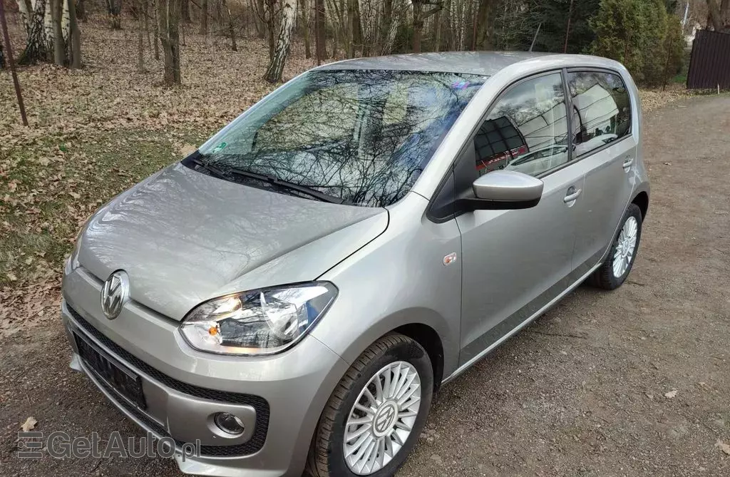 VOLKSWAGEN Up! 