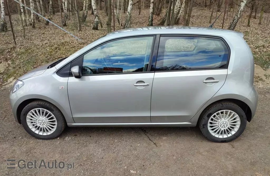 VOLKSWAGEN Up! 