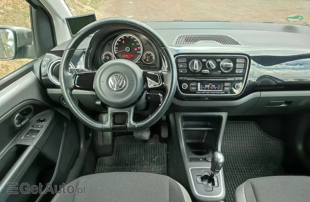 VOLKSWAGEN Up! 