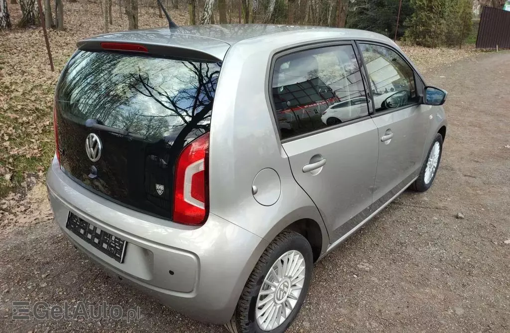 VOLKSWAGEN Up! 