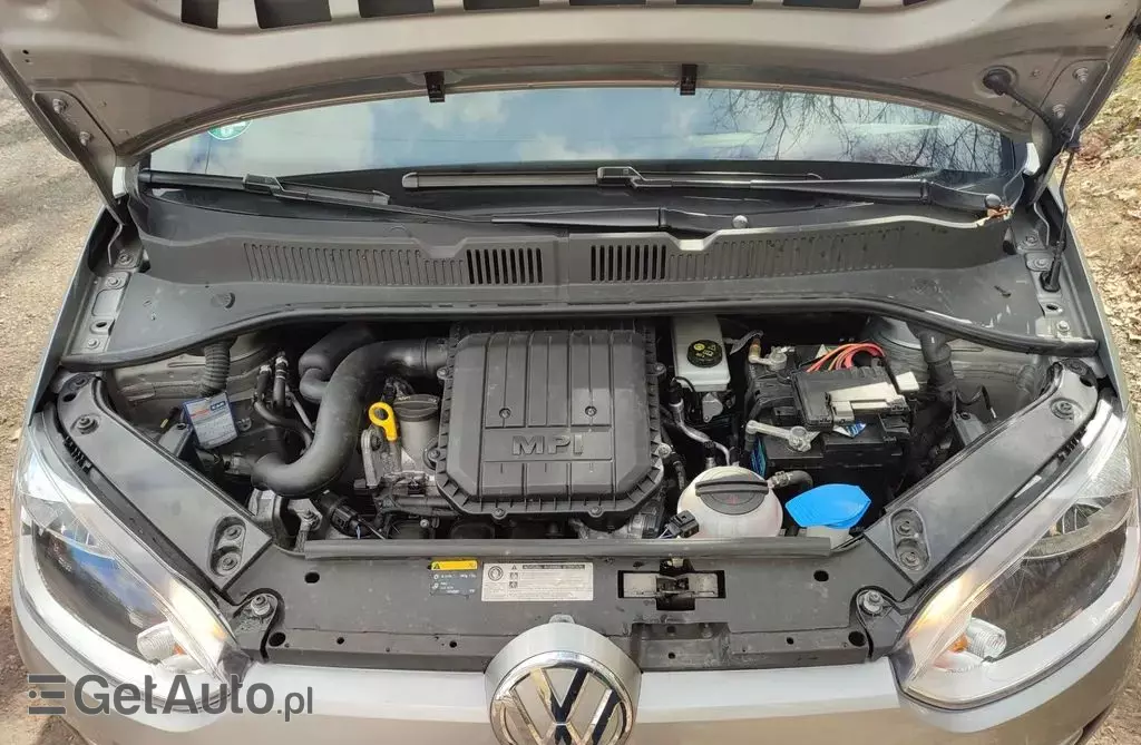 VOLKSWAGEN Up! 