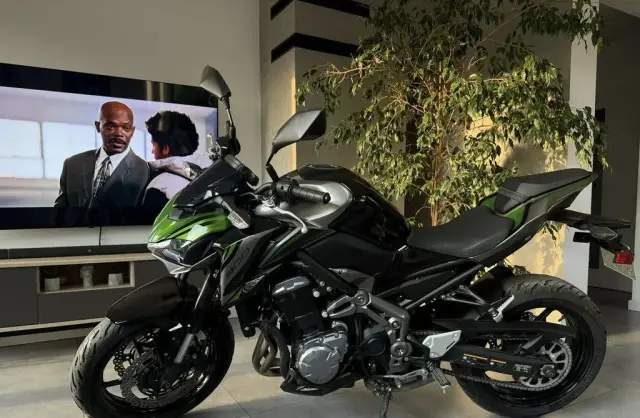 KAWASAKI Z 900 